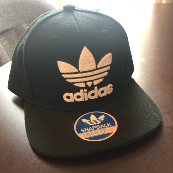 Adidas Trefoil logo SnapBack - Picture 1 of 3